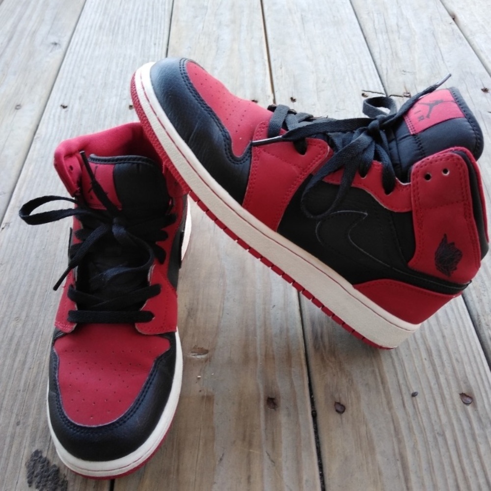 Jordan Retro 1 Mids in Great Shape
